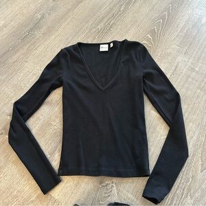 Aritzia black cotton homestretch long sleeve vneck top Size XS